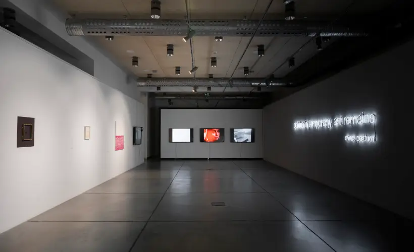 zdjęcie z wystawy artystyczna obecnosc