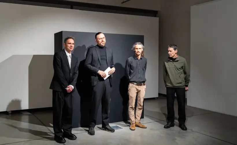 zdjęcie z wystawy BEYOND THE ZERO